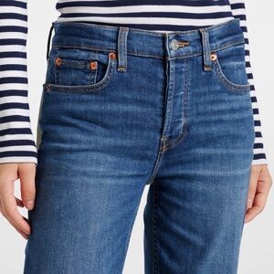 Universal Thread Women’s Straight-Leg Jeans in Medium Blue Wash